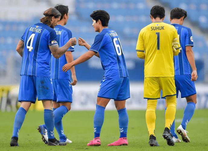 织衔接不畅, 晋级欧冠正