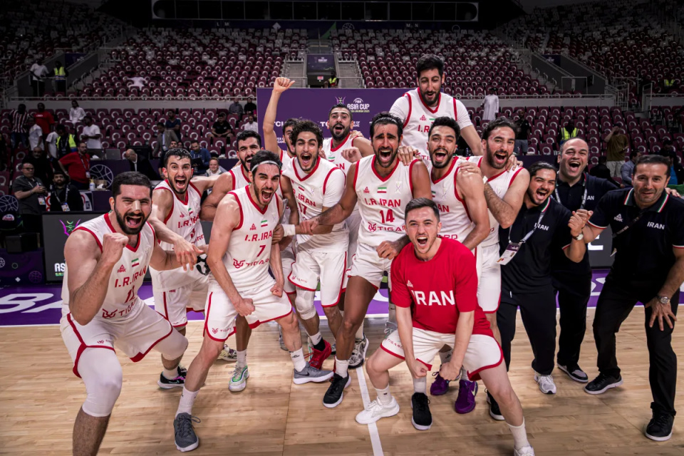 下半场遭到, 少球迷不满, uoybO