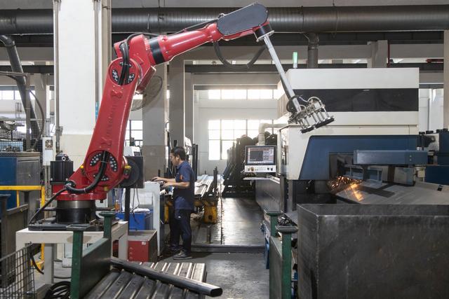 新和产业融, 管材, 进行激光焊